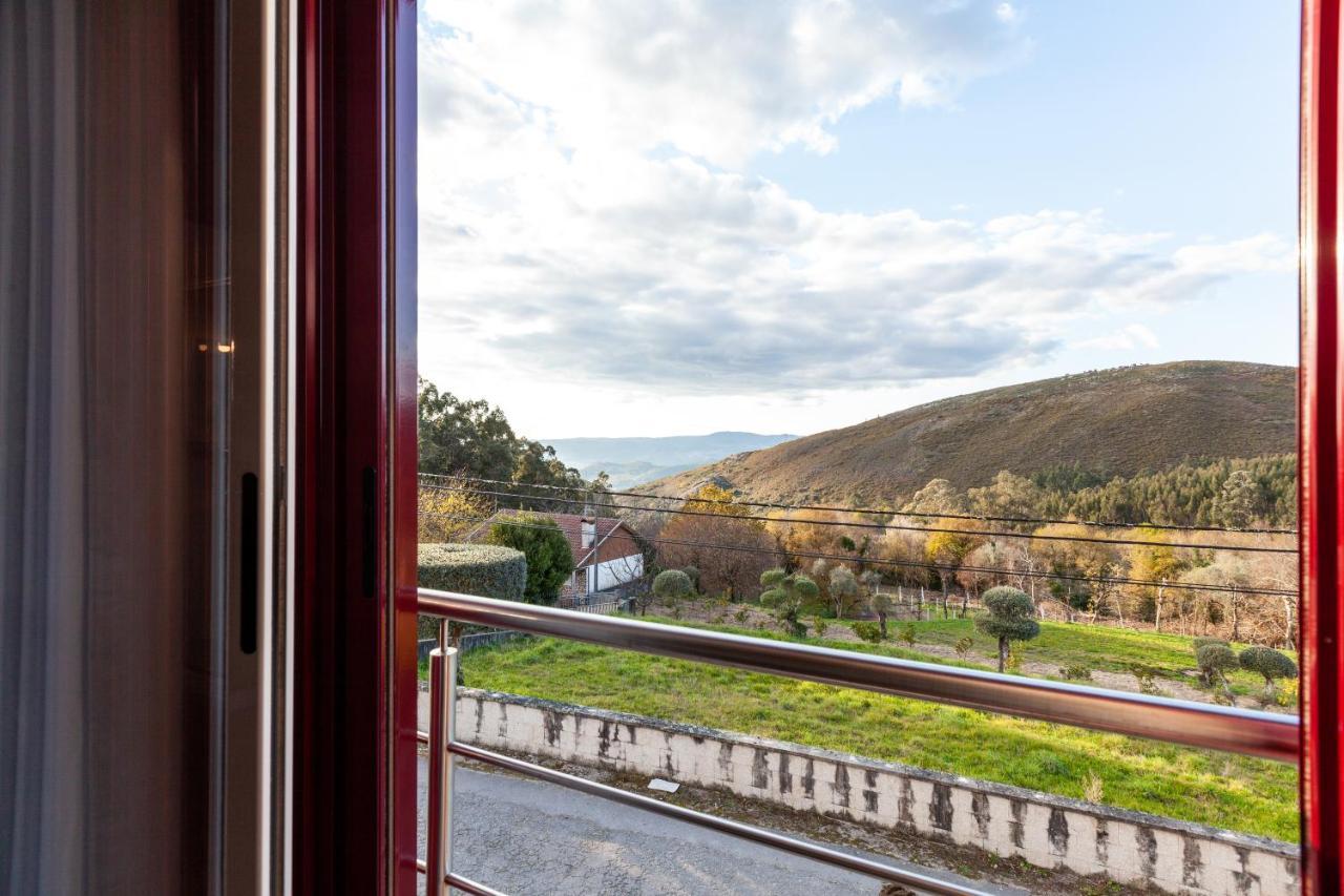 Casa Do Rancho - Turismo Rural Paranhos エクステリア 写真